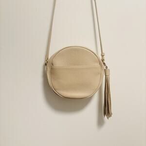 GiGi New York Bag Womens Size Small Beige Leather Round Crossbody Tassel Purse